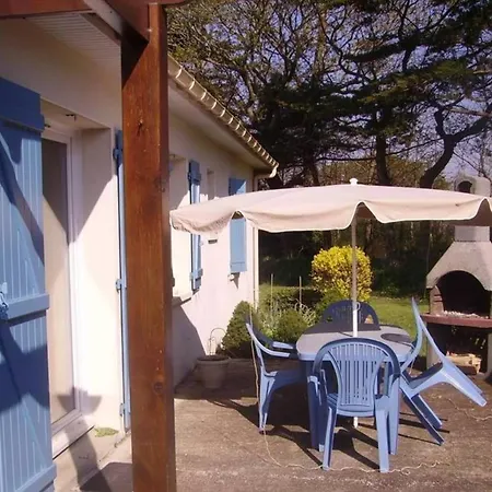 House With Garden Near The Sea In *