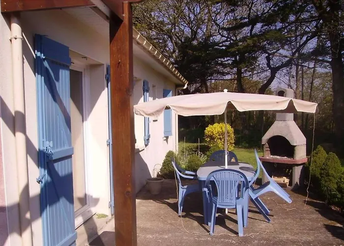 House With Garden Near The Sea In *